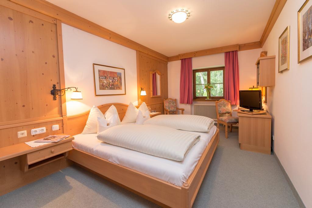 Der Erlhof Restaurant & Landhotel Zell am See Quarto foto